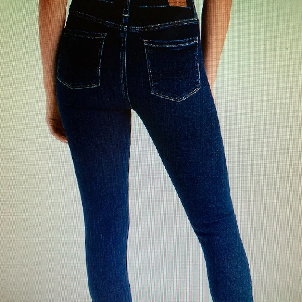 WOMENS AMERICAN EAGLE SUPER HI RISE JEGGINGS SIZE 4 NWT - Picture 2 of 4